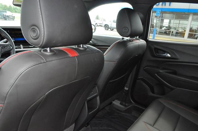 Used 2025 Chevrolet Trax RS w/ Driver Confidence Package image 14