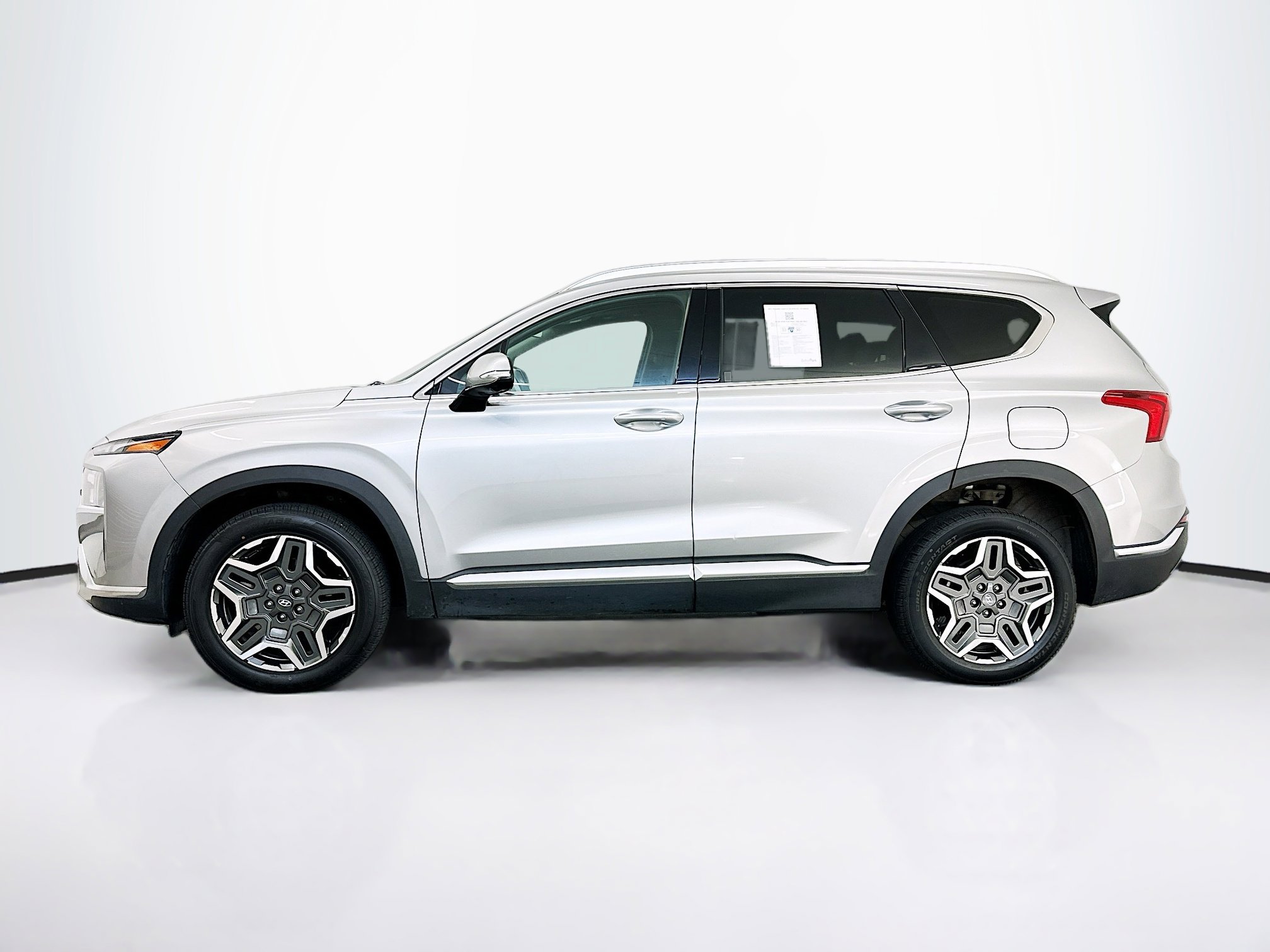 Used 2023 Hyundai Santa Fe SEL Premium image 4