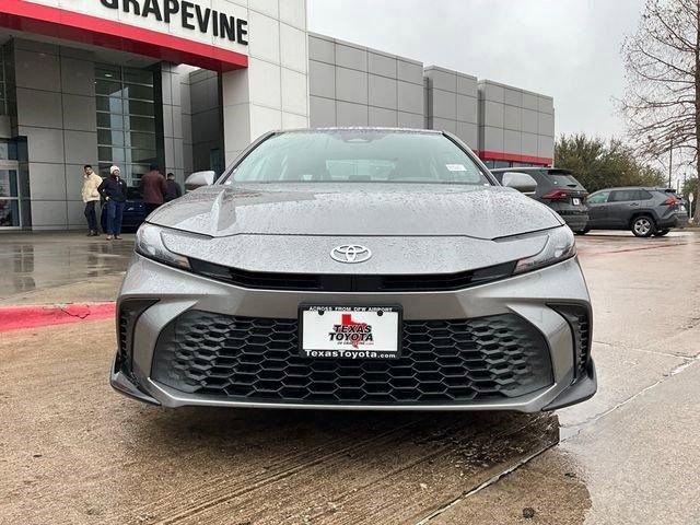 Used 2025 Toyota Camry SE FWD image 4