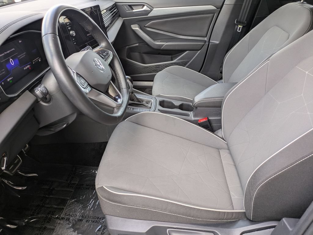 Used 2025 Volkswagen Jetta Sport FWD image 23