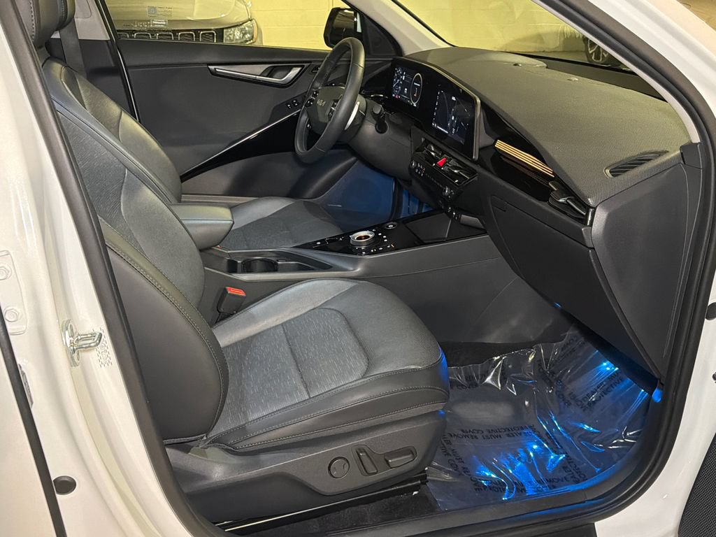 Certified 2023 Kia Niro Wave FWD image 12