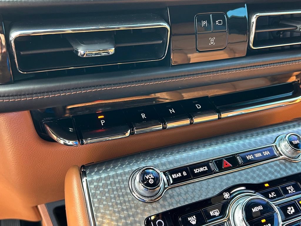 Used 2020 Lincoln Aviator Black Label w/ Dynamic Handling Package AWD/4WD image 26