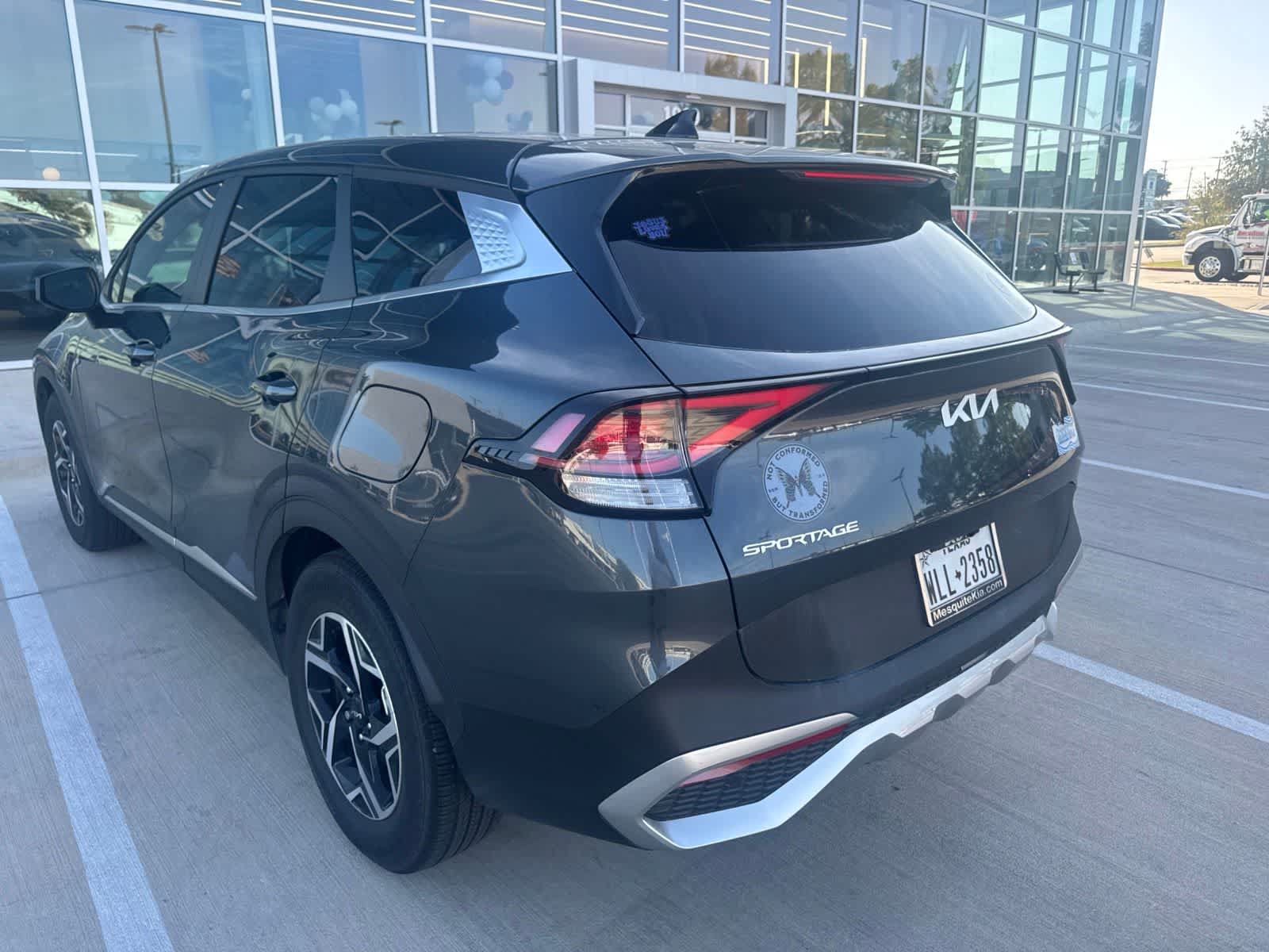 Certified 2025 Kia Sportage LX FWD image 3