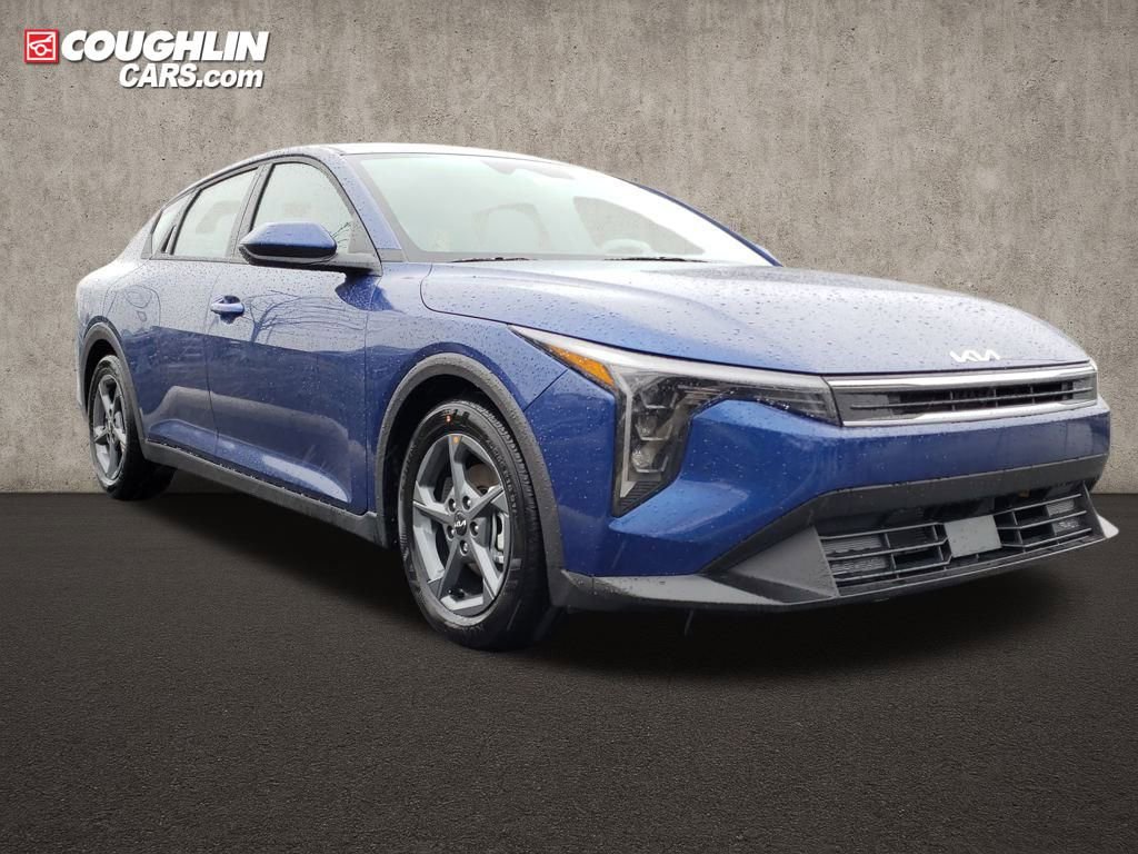New 2025 Kia K4 LXS