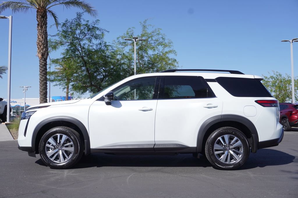 New 2026 Nissan Pathfinder SL image 2