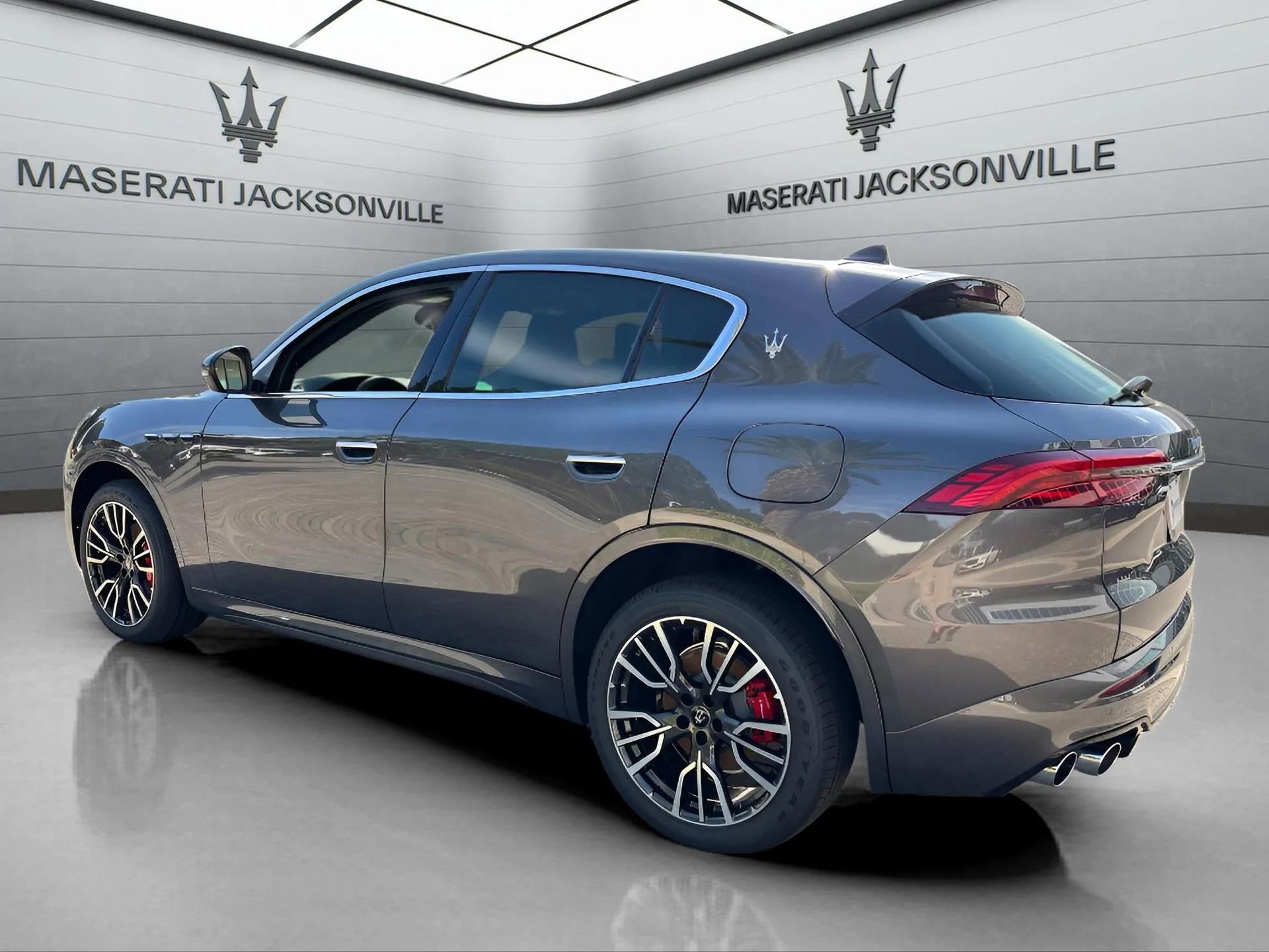 New 2025 Maserati Grecale GT image 8