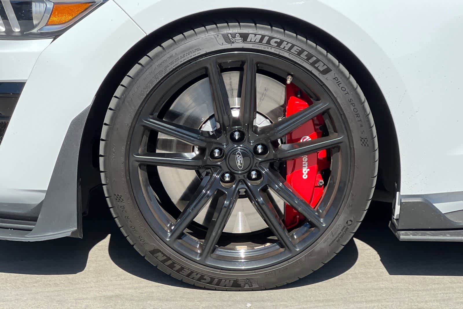 Used 2021 Ford Mustang Shelby GT500 w/ Technology Package RWD image 12