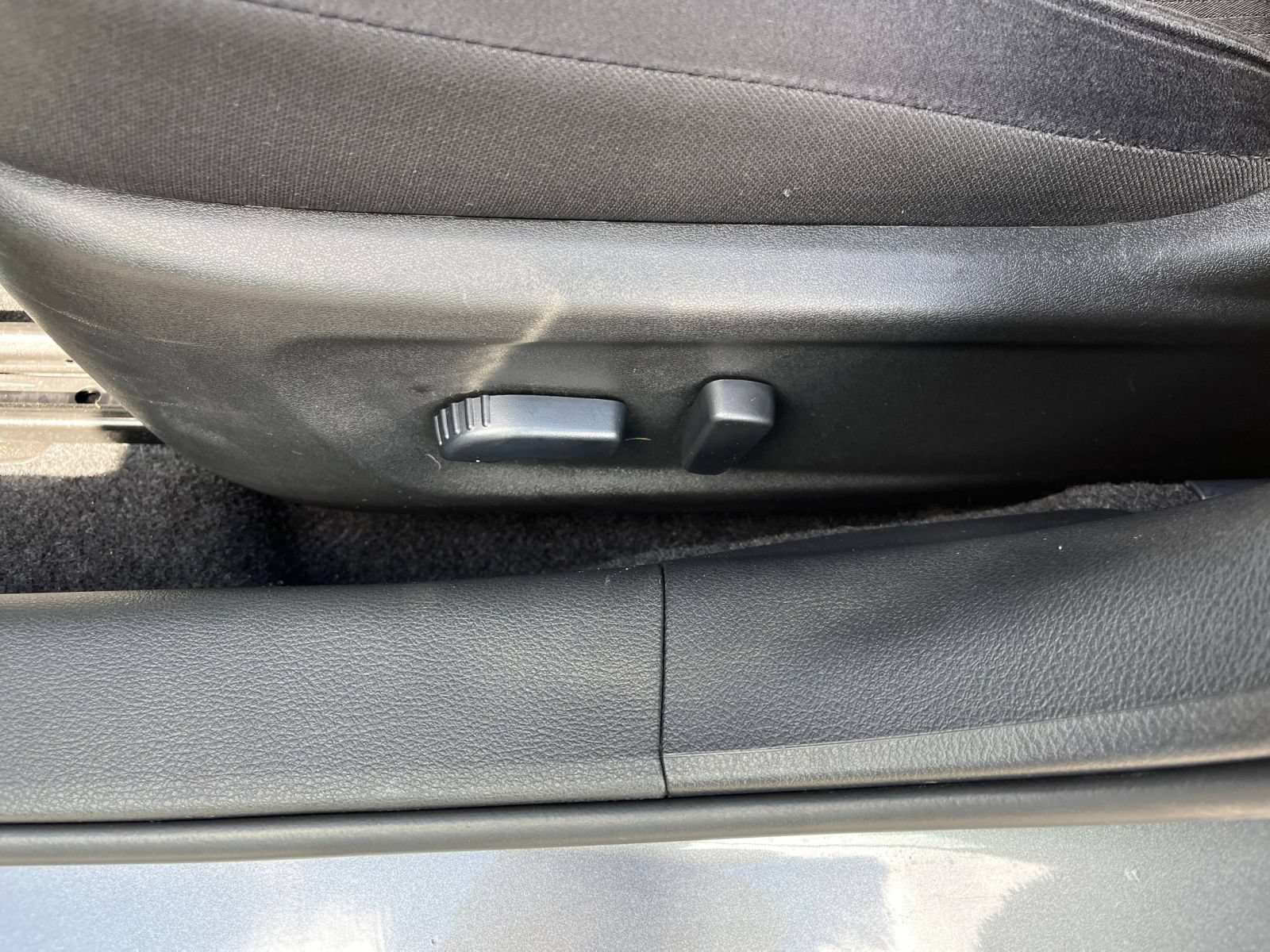 Used 2025 Nissan Altima 2.5 SV FWD image 18