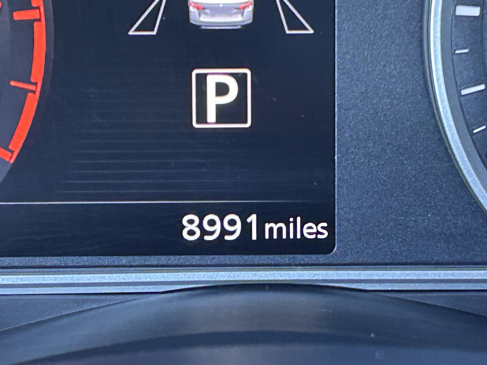 Used 2023 Nissan Versa SR w/ Trunk Package image 25