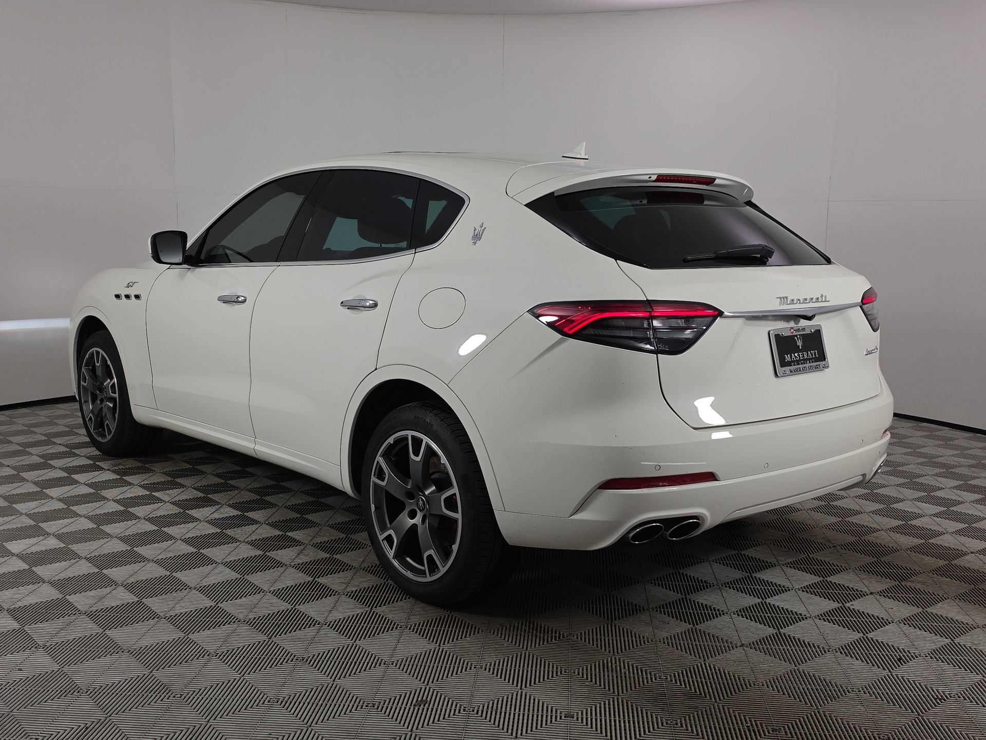 Used 2023 Maserati Levante GT AWD/4WD image 5
