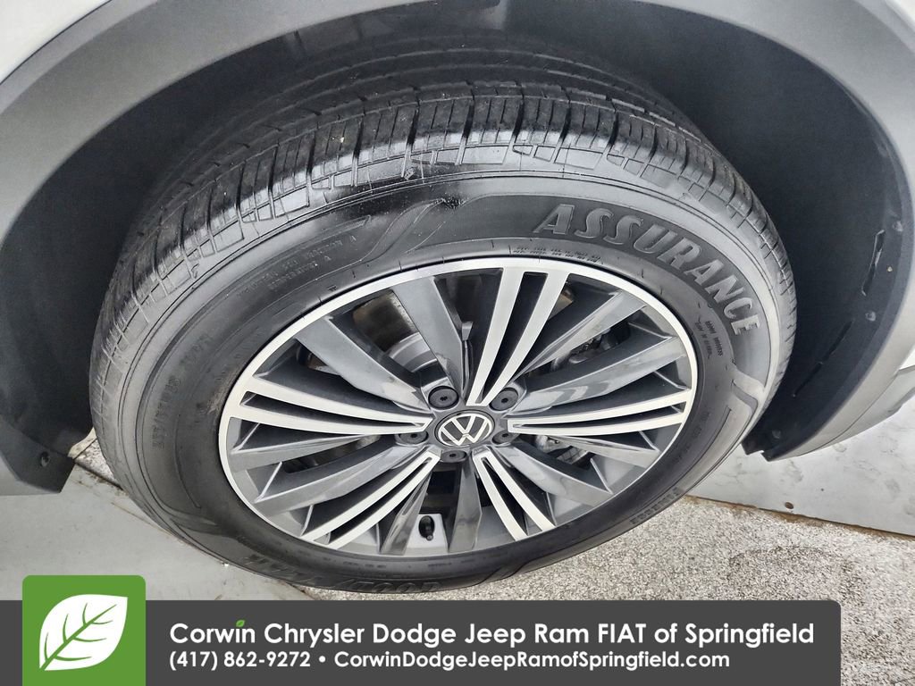 Used 2024 Volkswagen Tiguan Wolfsburg Edition image 33