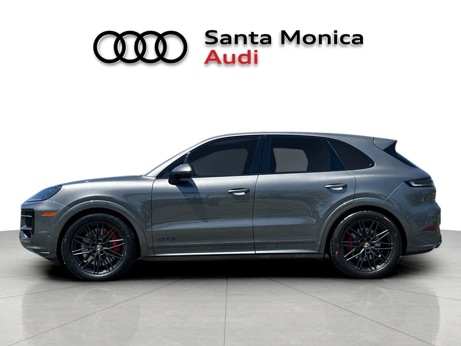 Used 2025 Porsche Cayenne GTS AWD/4WD image 5
