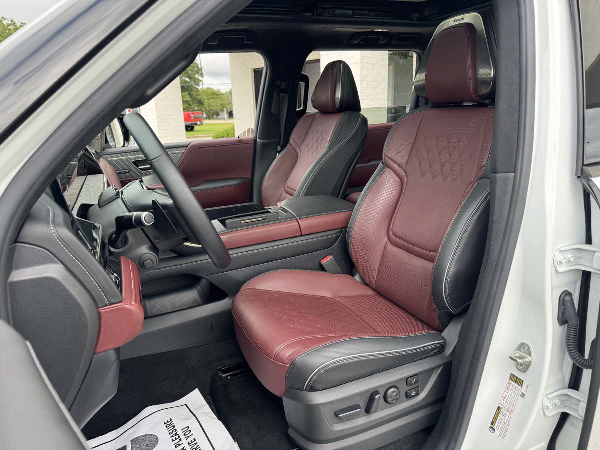 Used 2025 INFINITI QX80 Autograph w/ Autograph Exterior Package AWD/4WD image 10