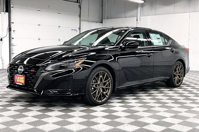 New 2025 Nissan Altima 2.5 SR w/ SR Premium Package image 2