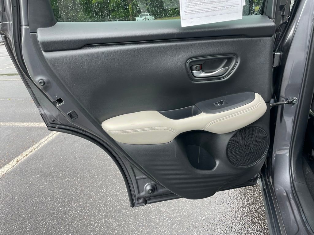 Certified 2025 Honda HR-V LX image 38