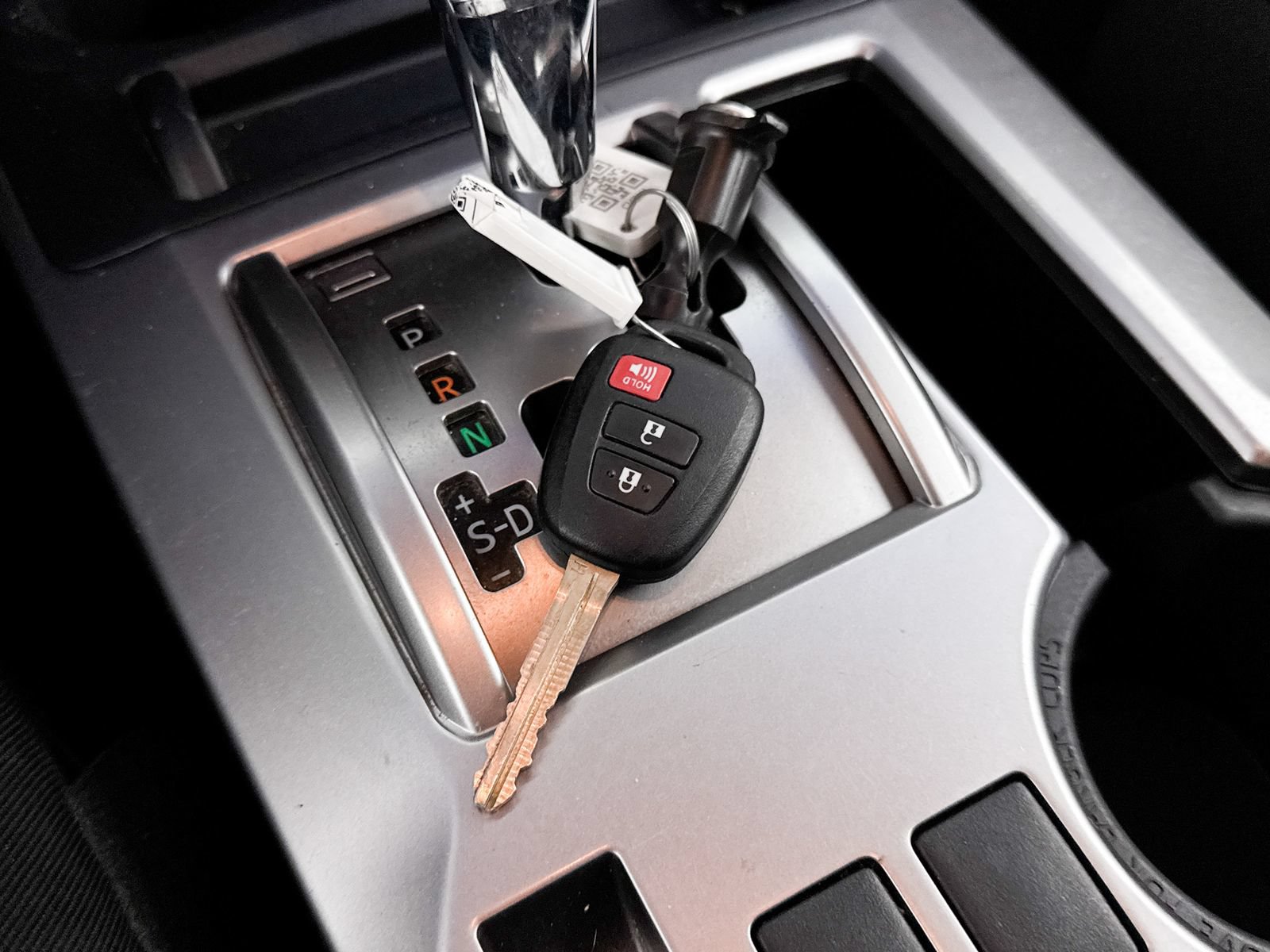 Used 2020 Toyota 4Runner SR5 AWD/4WD image 33