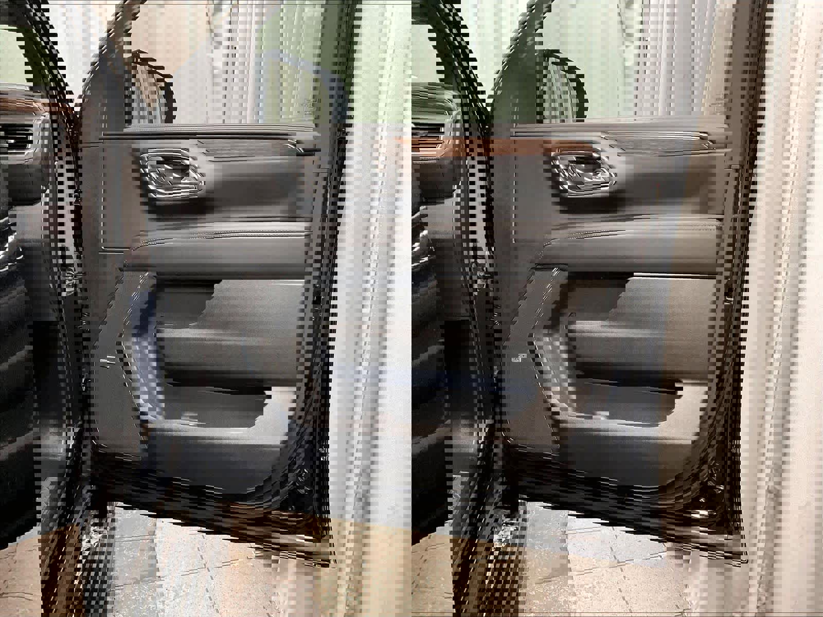 Used 2023 Chevrolet Tahoe High Country image 12