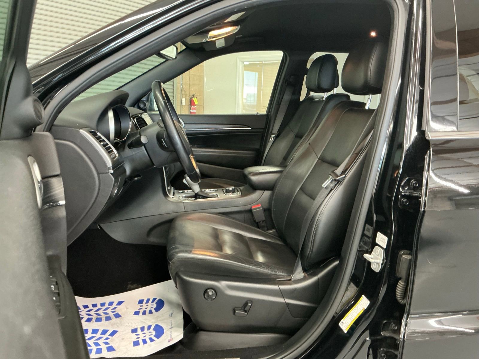 Used 2019 Jeep Grand Cherokee Limited image 10