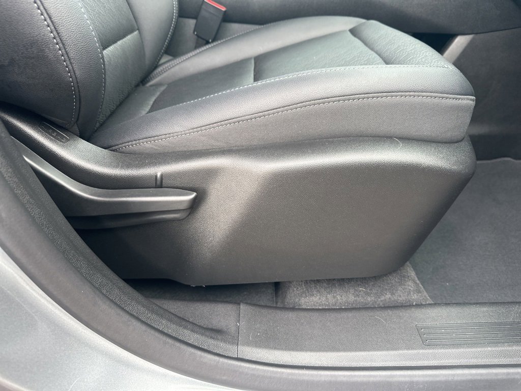 Used 2025 Chevrolet Equinox LT w/ Convenience Package II image 26