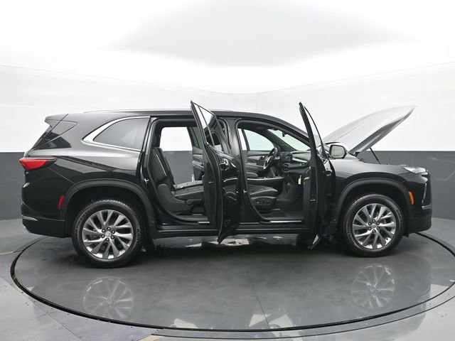 Used 2025 Buick Enclave Preferred w/ Power Package FWD image 59