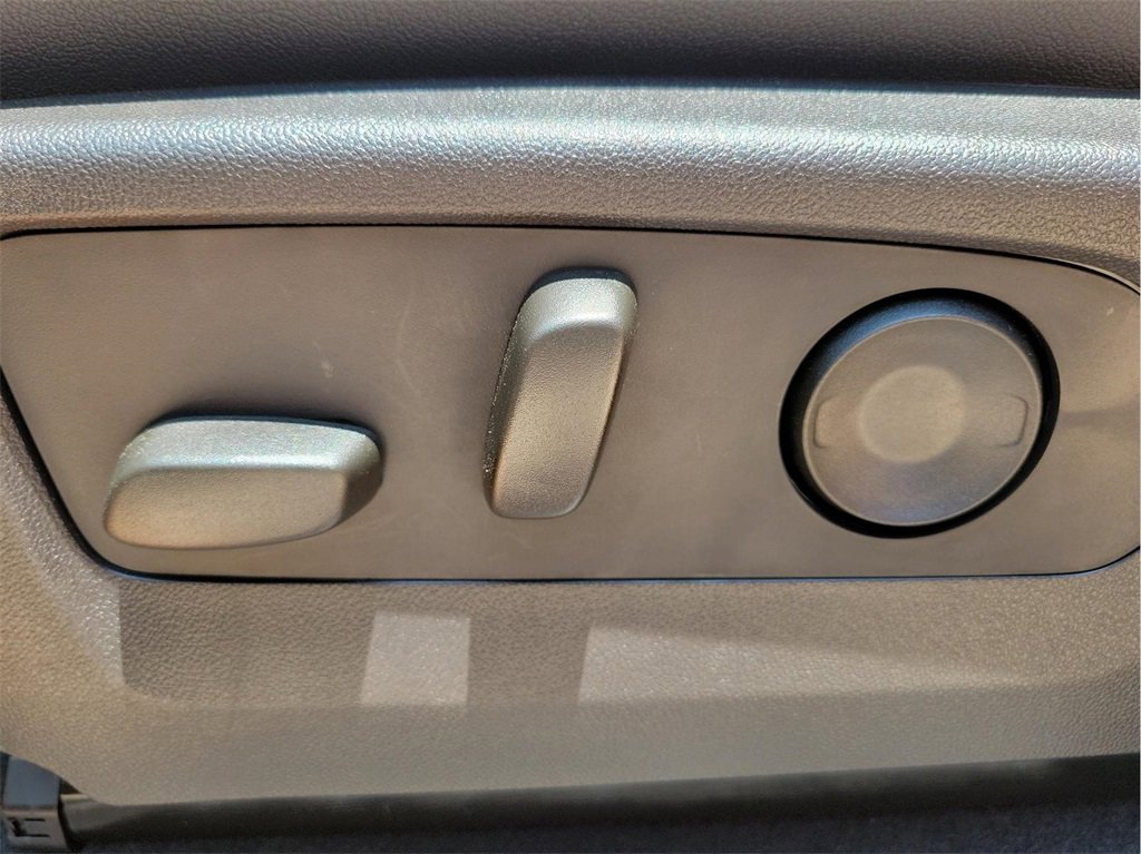 New 2025 Chevrolet Colorado LT w/ LT Convenience Package image 14