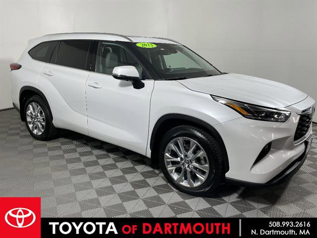 Used 2023 Toyota Highlander Limited image 1