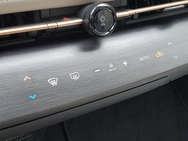 Certified 2023 Nissan Ariya AWD image 18