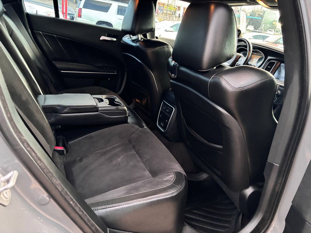 Used 2018 Dodge Charger R/T Scat Pack RWD image 33