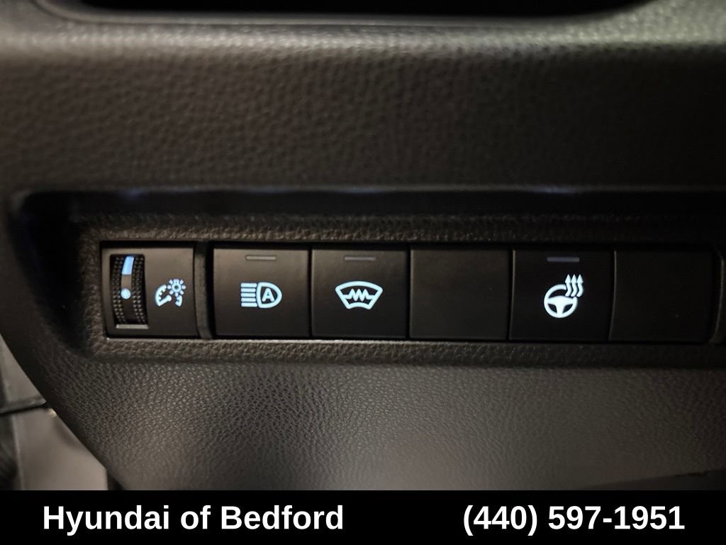 Used 2025 Toyota RAV4 XLE AWD/4WD image 24