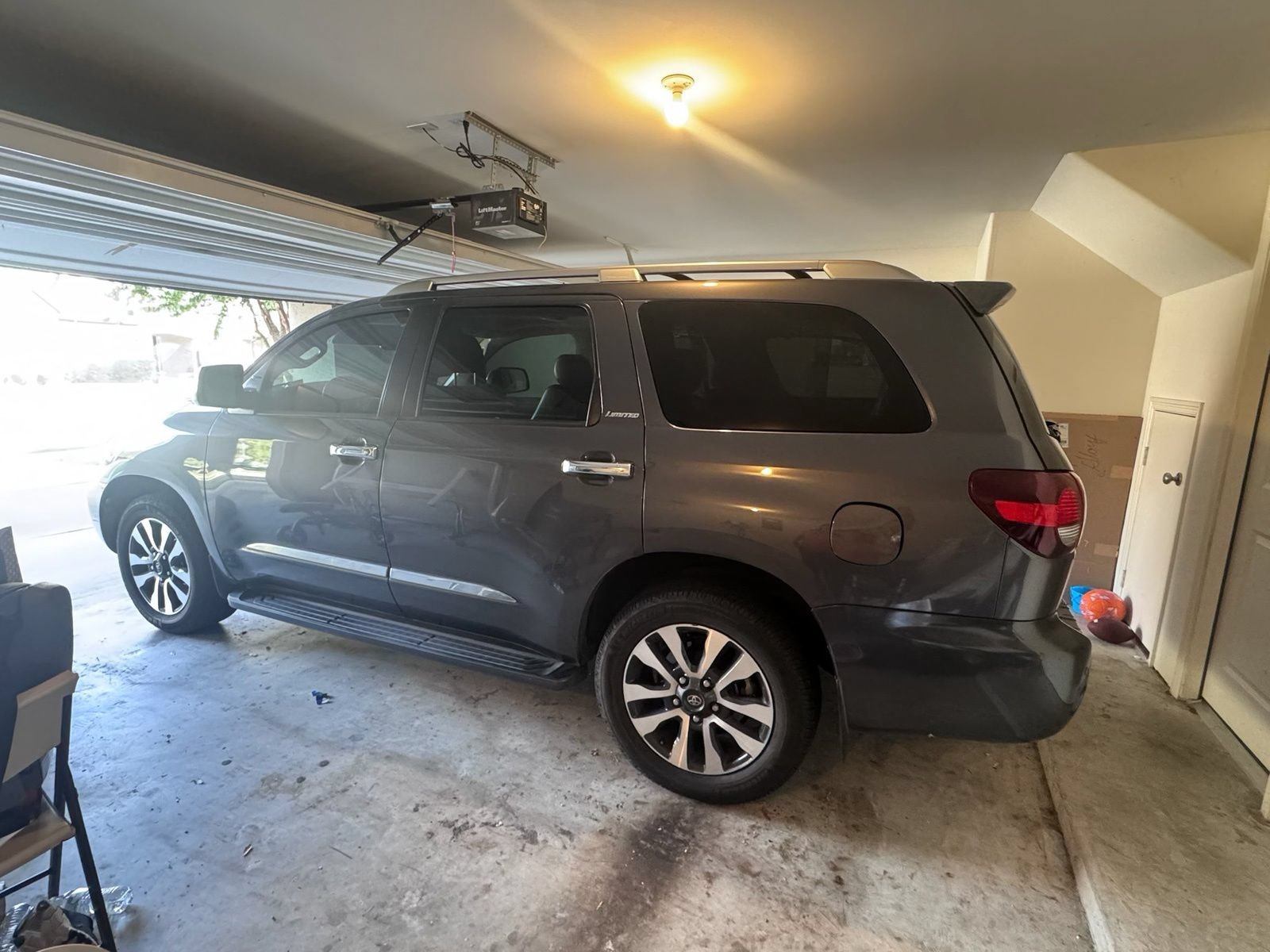 Used 2018 Toyota Sequoia Limited w/ Safety & Convenience Package RWD image 4