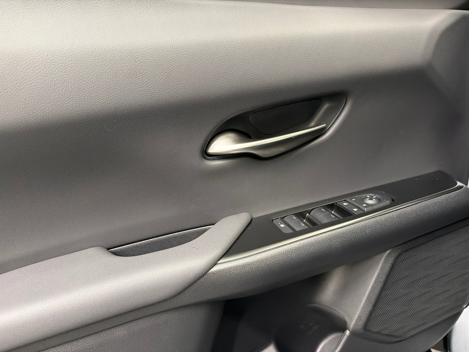 Used 2025 Lexus UX 300h AWD w/ Accessory Package (P1) image 33