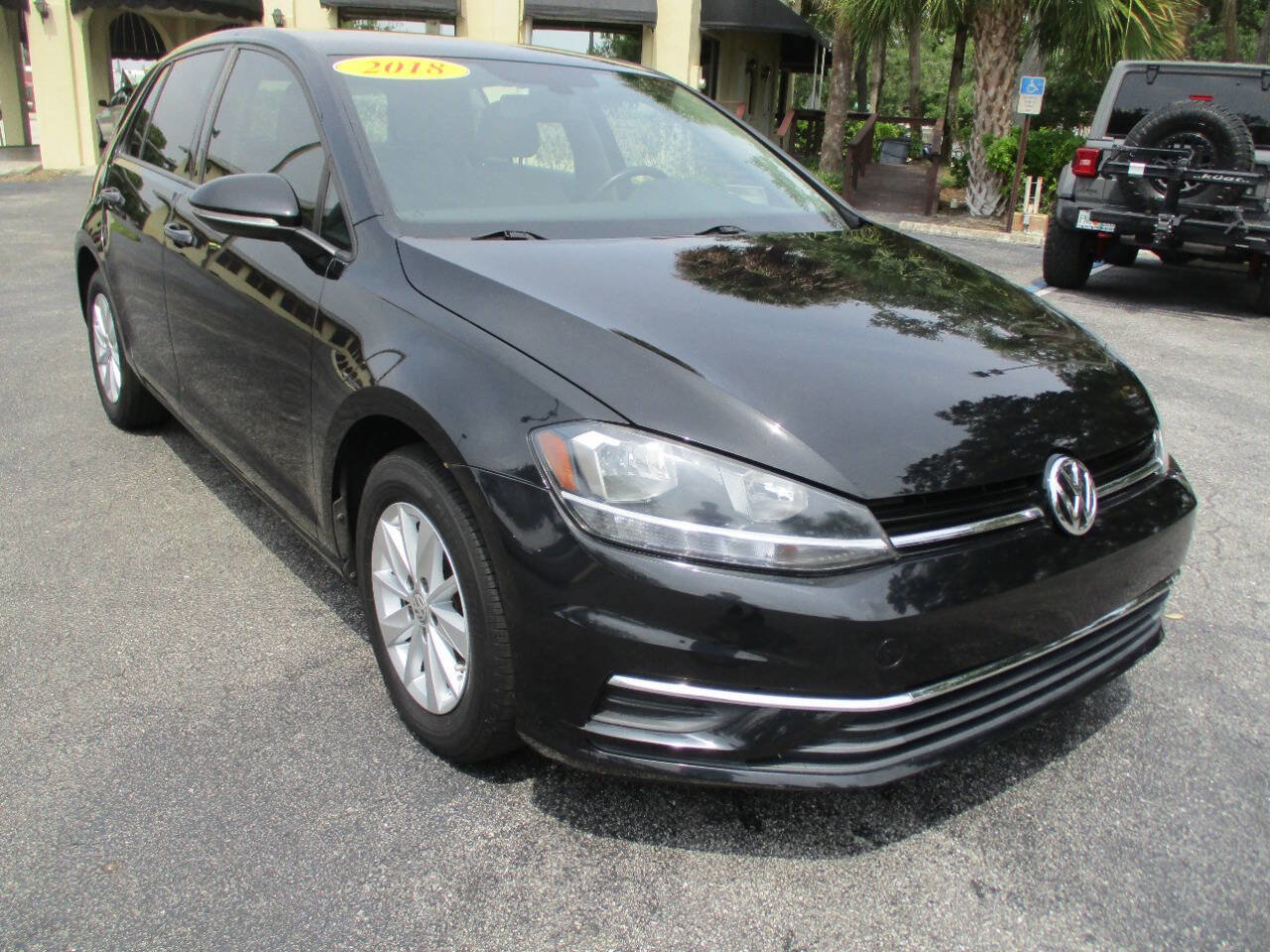 Used 2018 Volkswagen Golf S FWD image 2