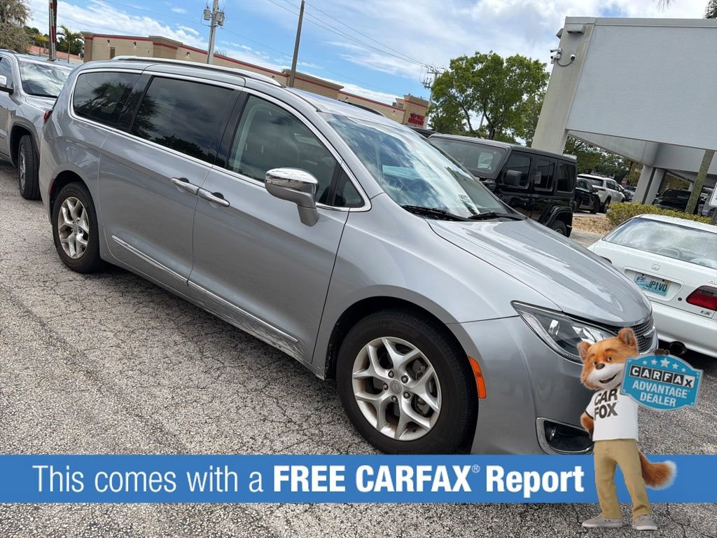 Used 2020 Chrysler Pacifica Limited image 3