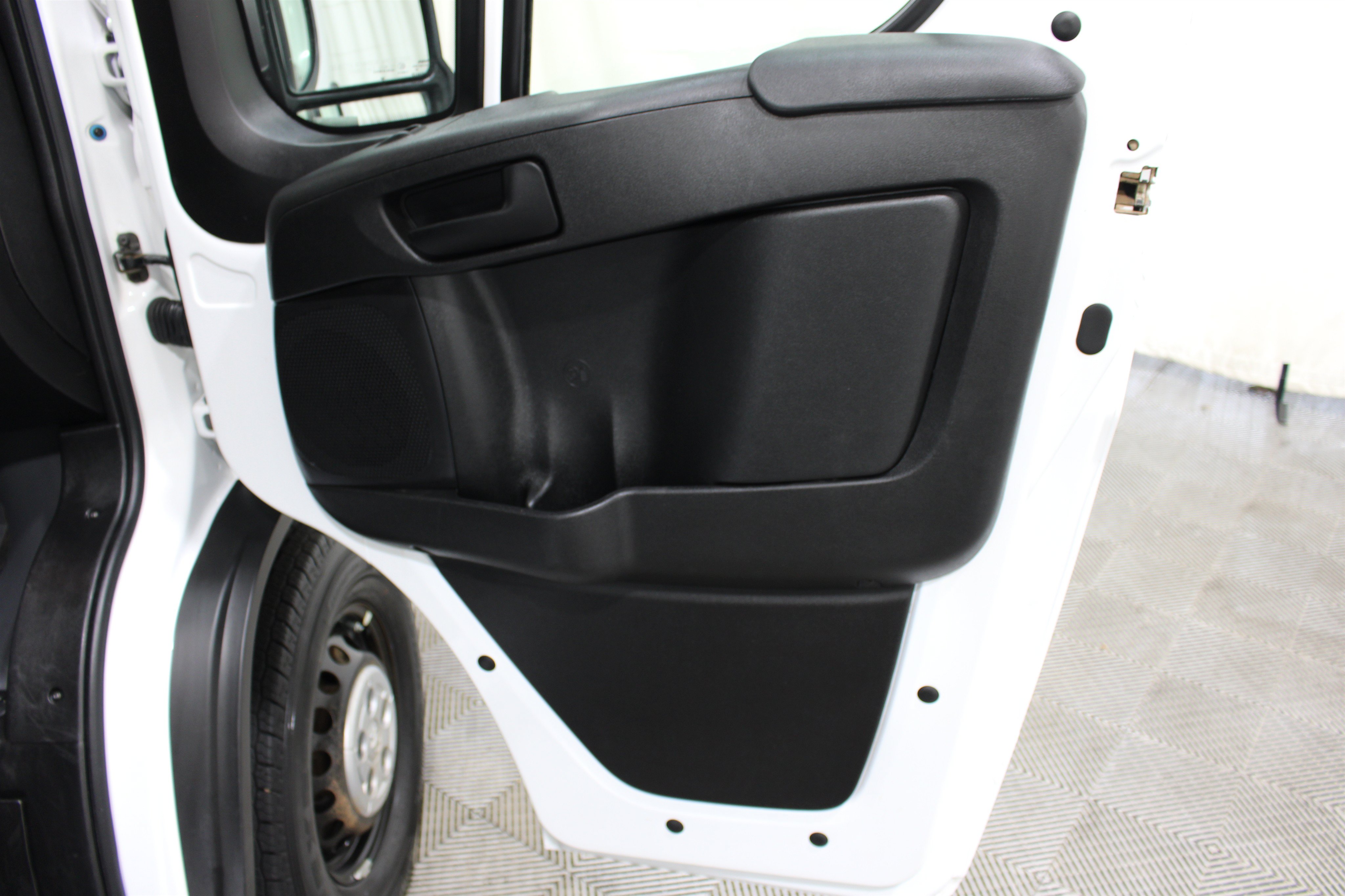 Used 2025 RAM ProMaster 2500 w/ Convenience Group FWD image 21