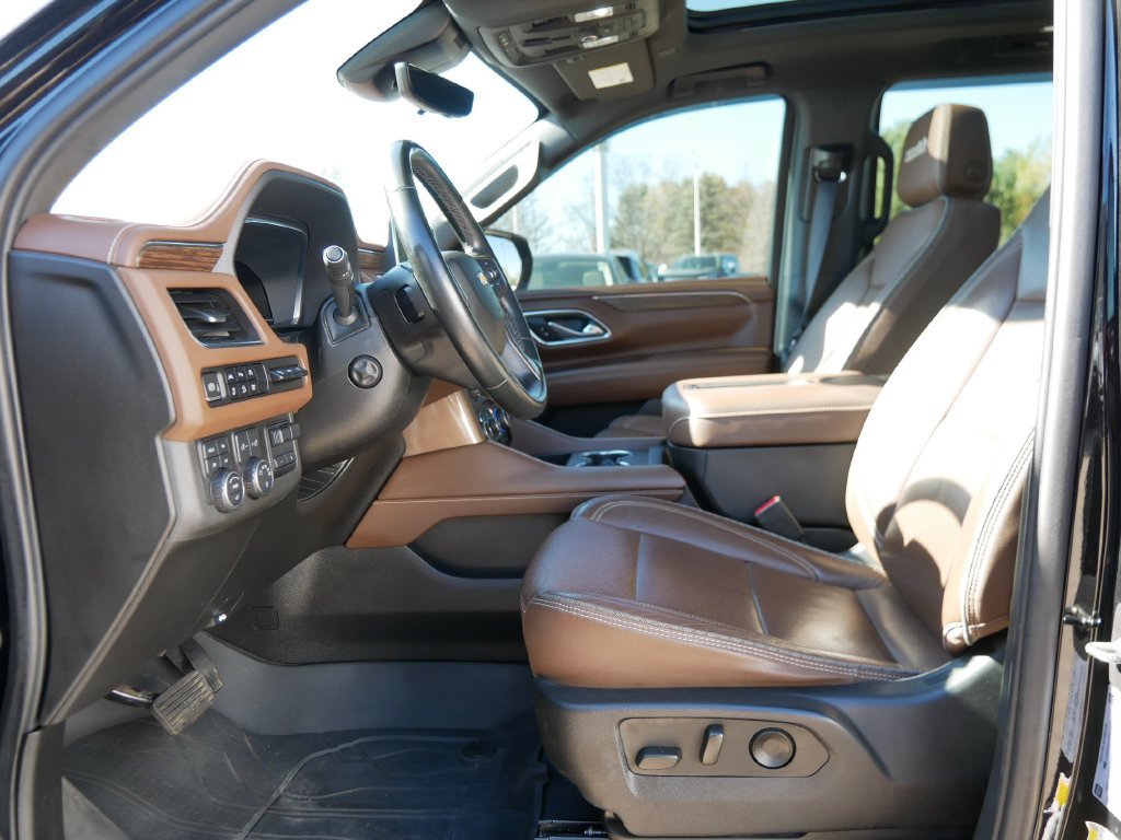 Used 2023 Chevrolet Suburban High Country AWD/4WD image 11
