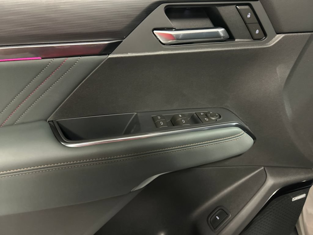 New 2027 GMC Acadia AT4 w/ Luxury Package AWD/4WD image 12