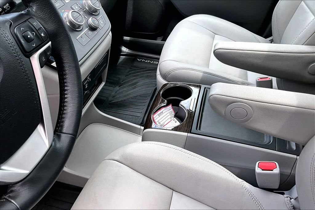 Certified 2020 Toyota Sienna XLE Premium FWD image 19