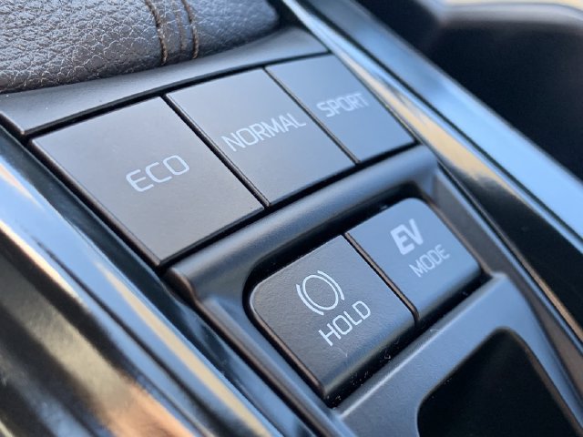 Used 2025 Toyota Camry SE w/ Convenience Package FWD image 28