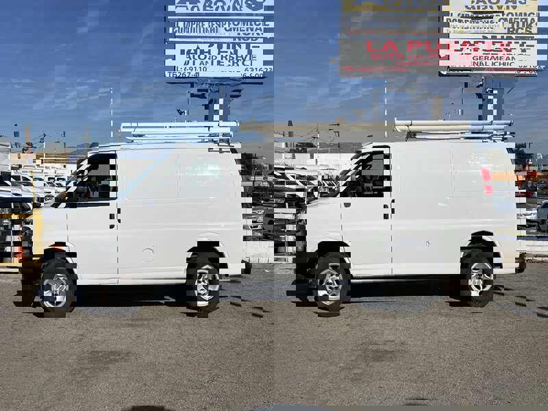 Used 2018 Chevrolet Express 2500 w/ Driver Convenience Package image 2