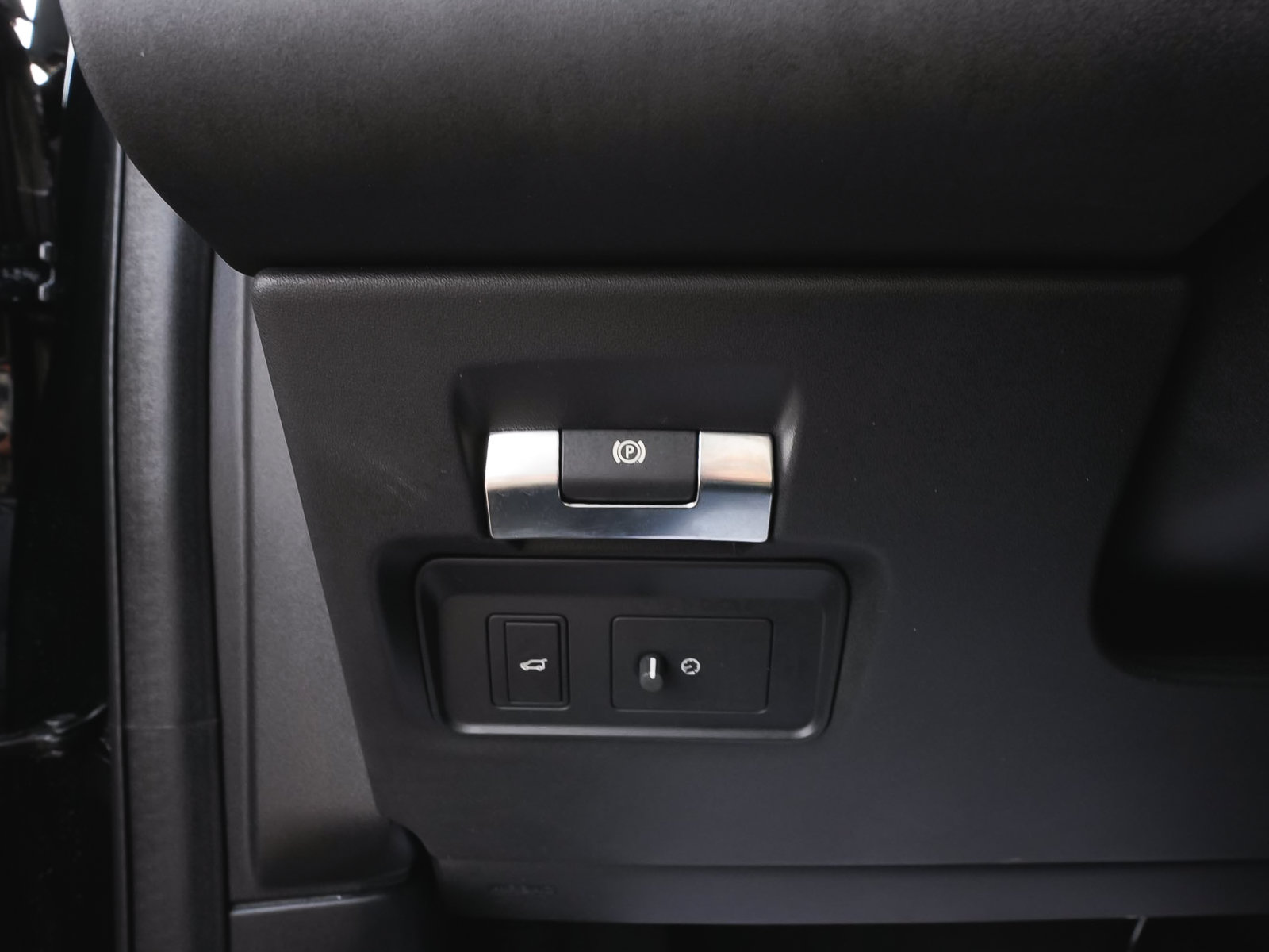 Used 2023 Land Rover Discovery Sport S AWD/4WD image 18
