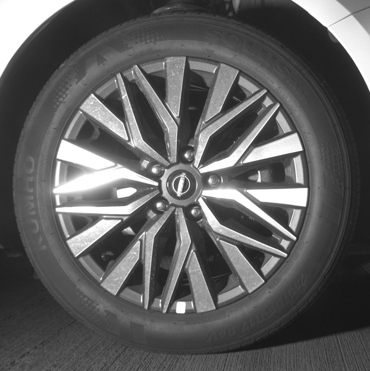 Used 2025 Nissan Altima 2.5 SV FWD image 13