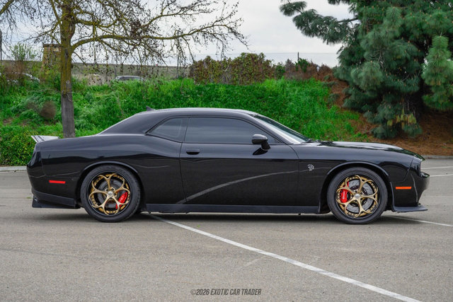 Used 2016 Dodge Challenger SRT Hellcat image 9
