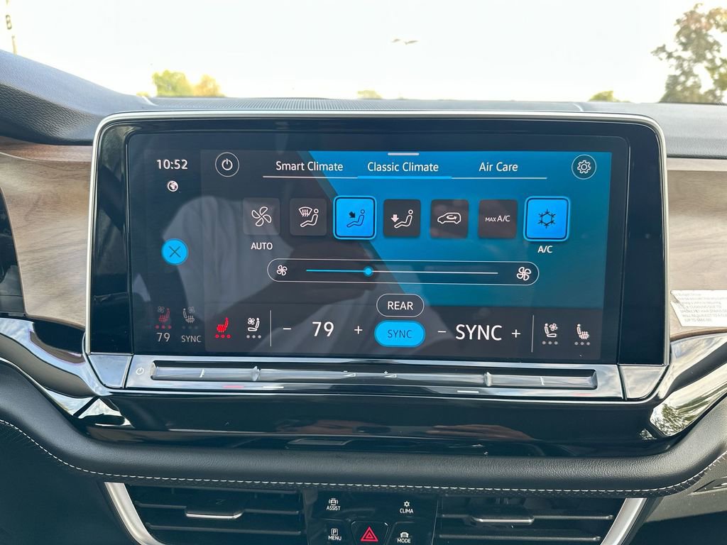 Used 2025 Volkswagen Atlas SE image 46