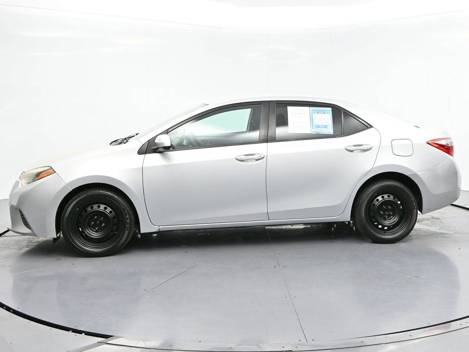 Used 2016 Toyota Corolla LE image 4