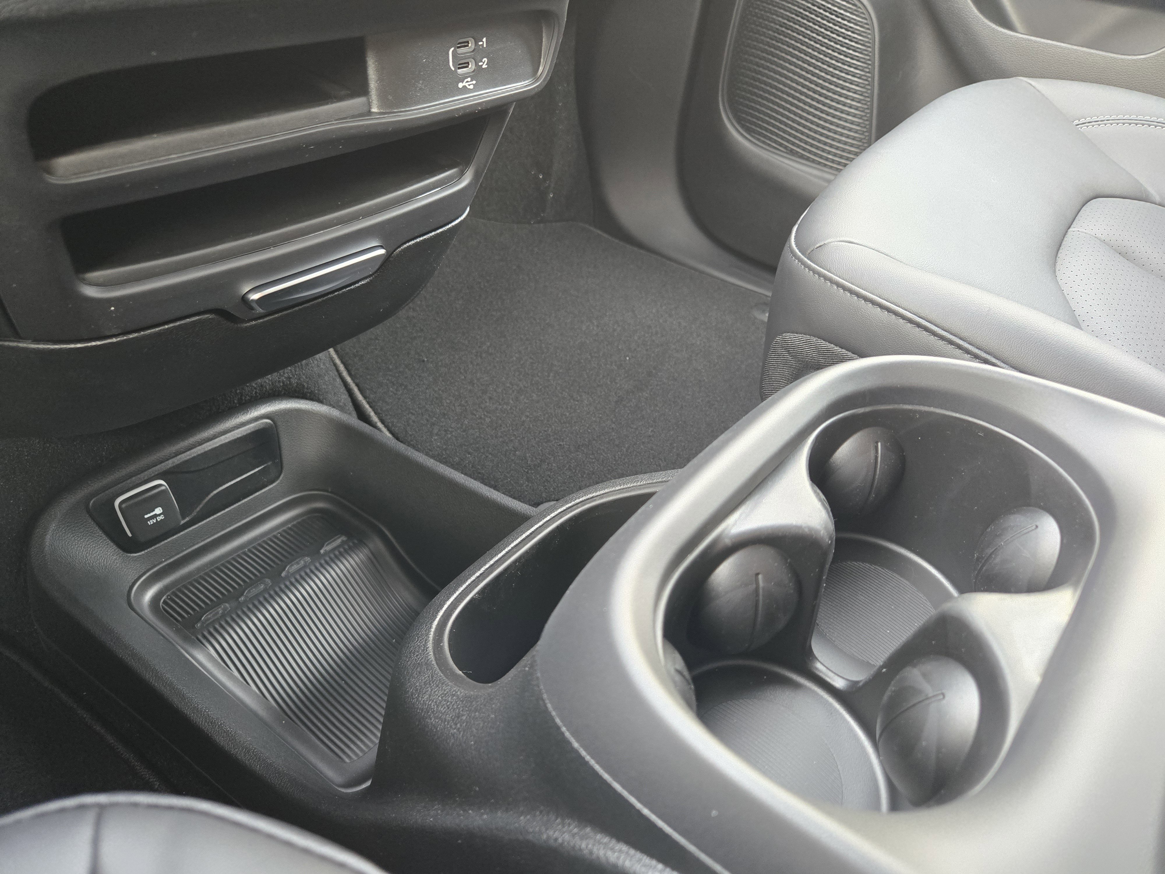 New 2026 Chrysler Pacifica Select image 16