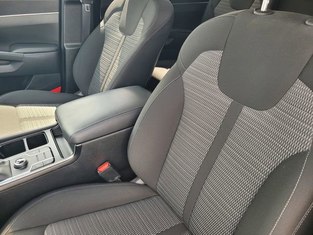 Used 2023 Kia Sorento LX FWD image 11