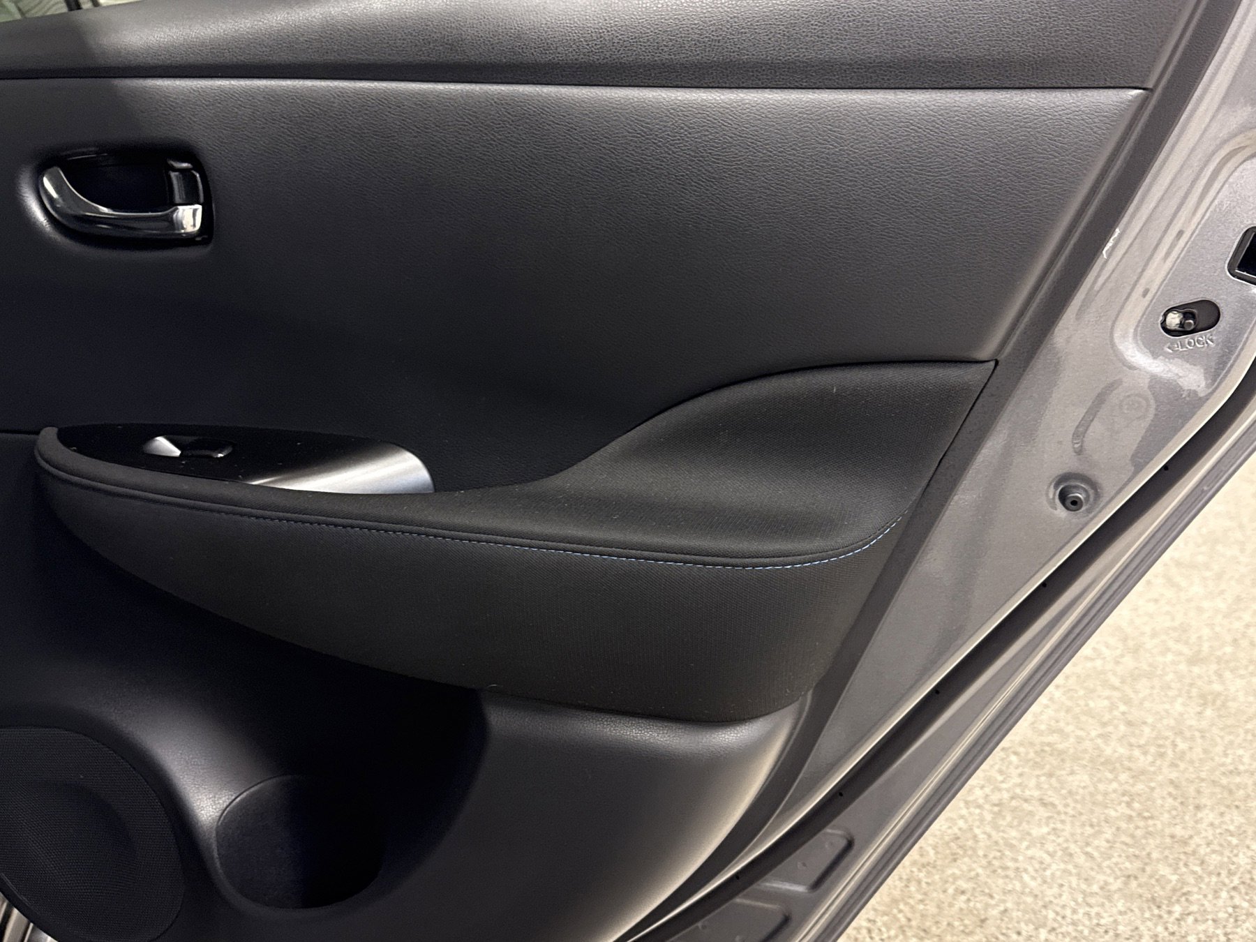 Used 2024 Nissan Leaf S image 19