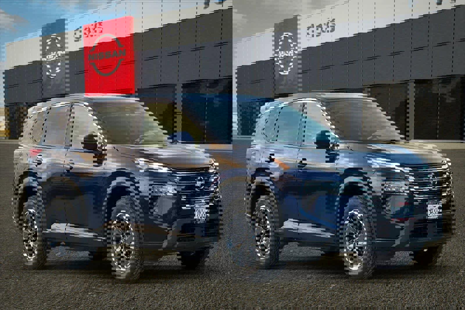 Used 2024 Nissan Rogue SV image 10