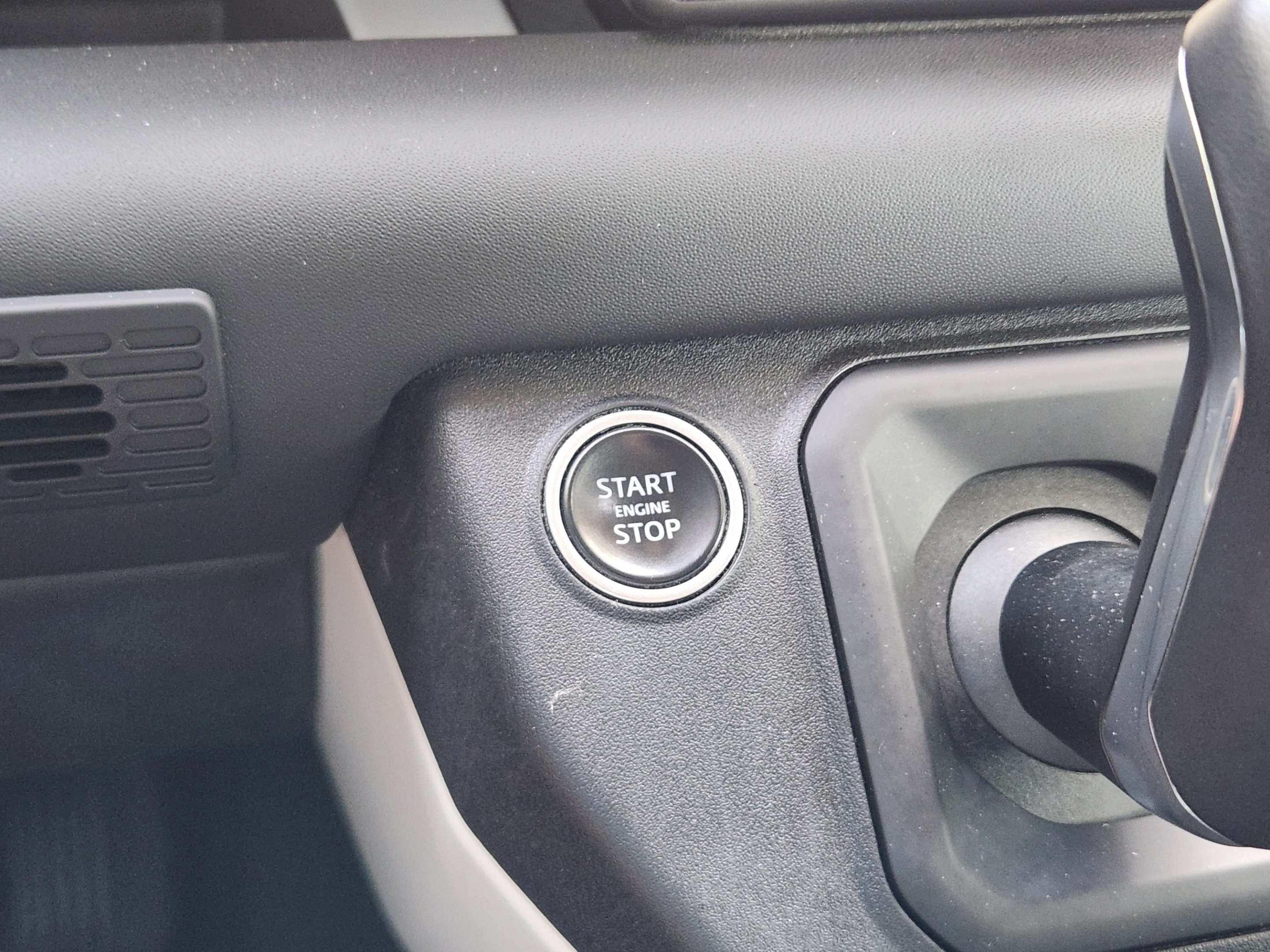 Used 2020 Land Rover Defender 110 HSE AWD/4WD image 13