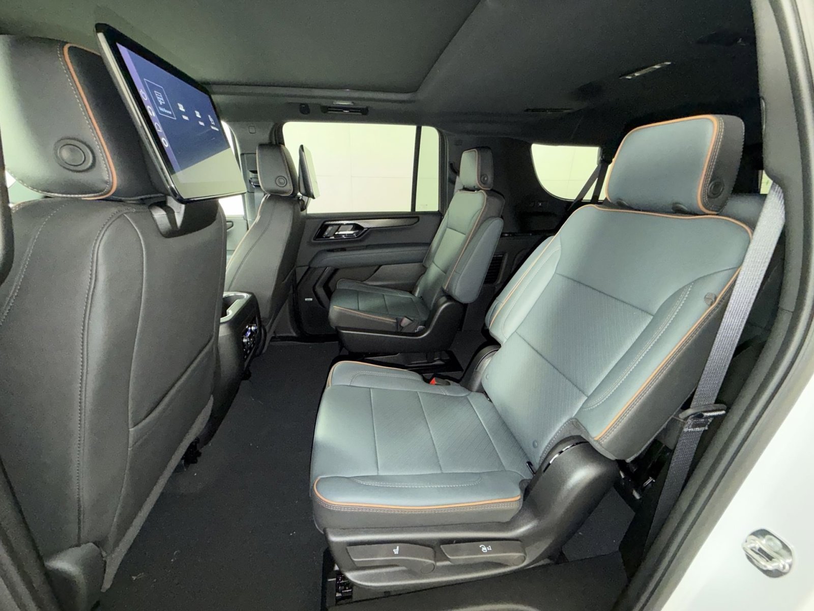 New 2026 GMC Yukon XL AT4 image 25